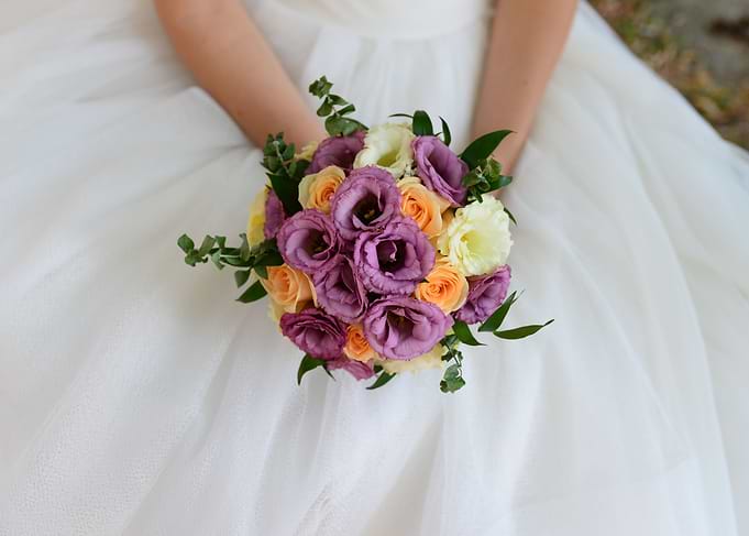 bride flowers bouquet