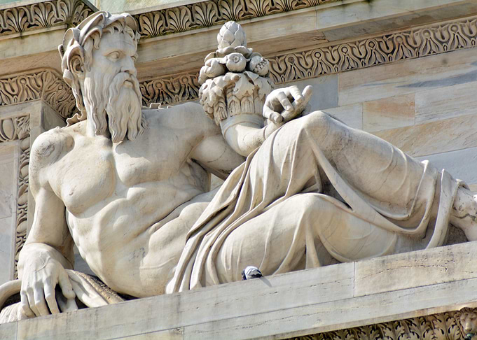 Arch of Peace statue
