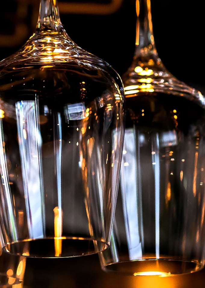 Light Reflection Wineglass