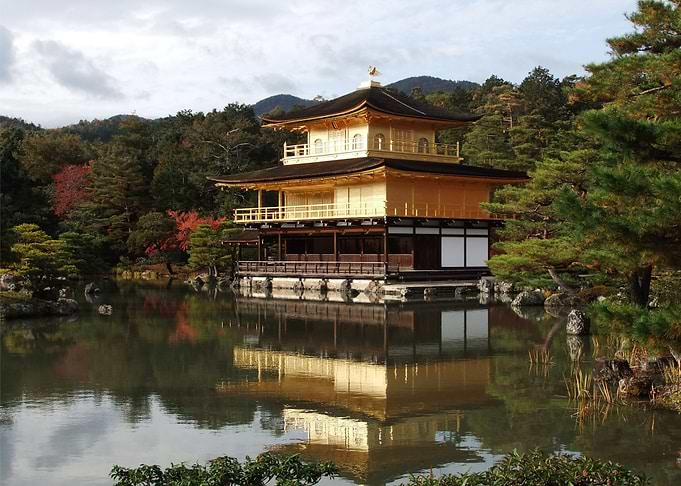 lake middle palace