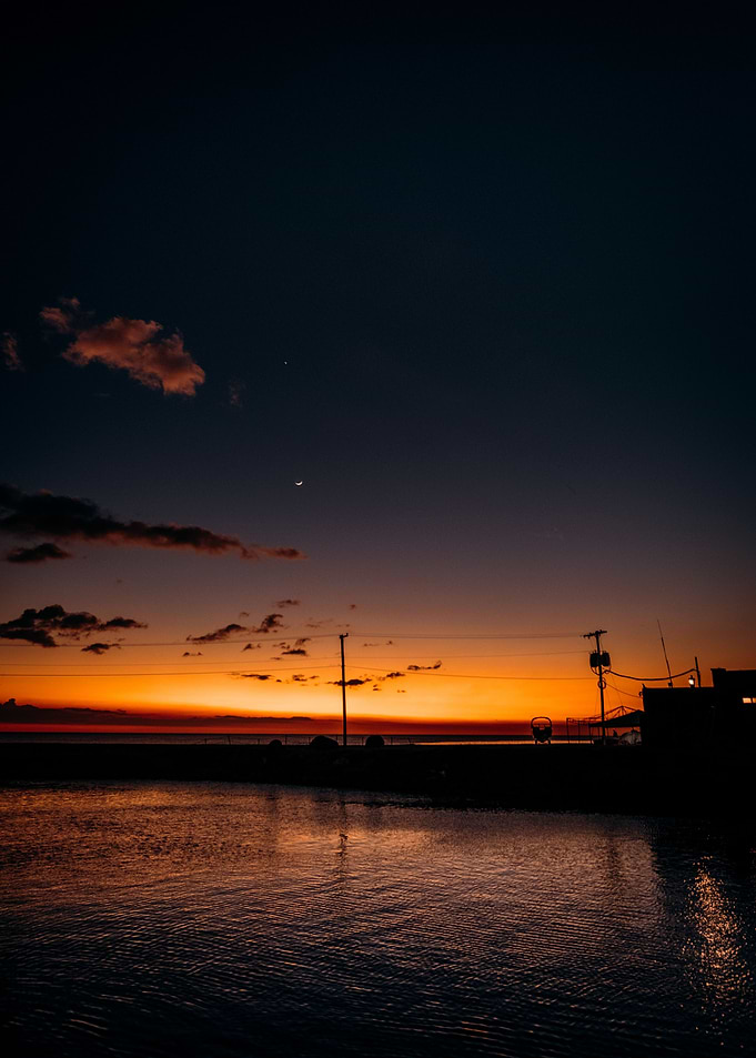 Sunset through the Lake
