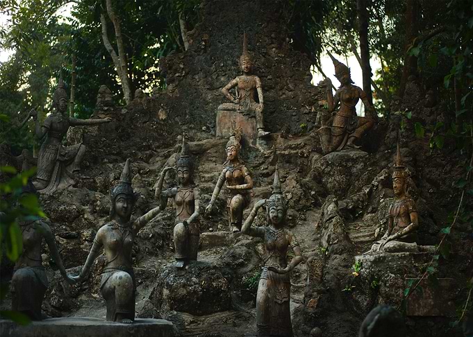 landmark statue