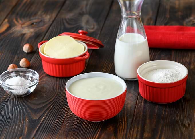 Ingredients of bechamel