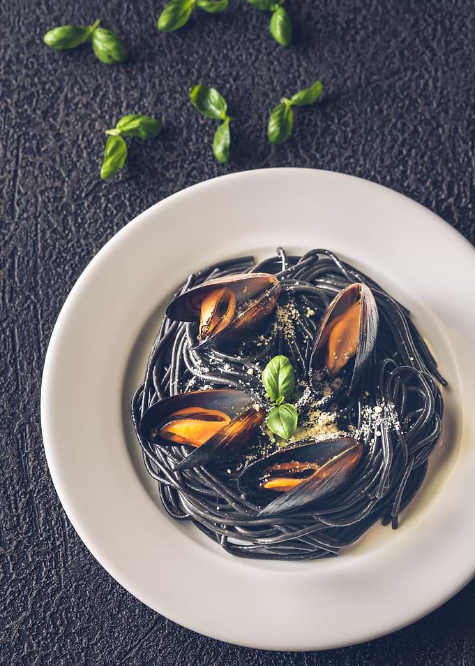 Black pasta with mussels