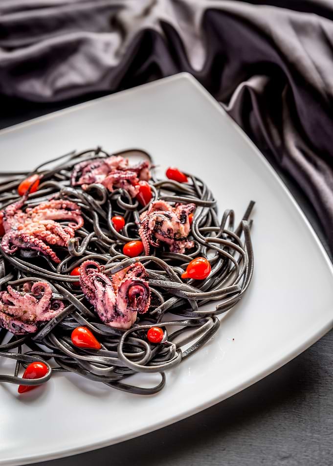Pasta with black cuttlefis