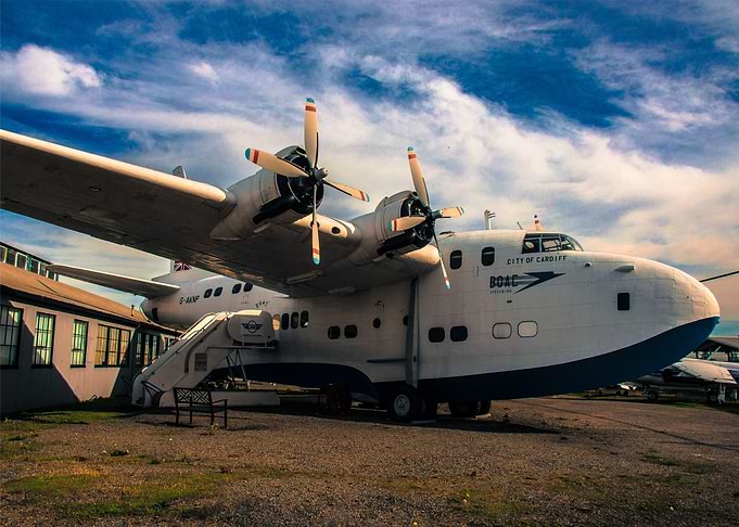 AIRPLANE WHITE
