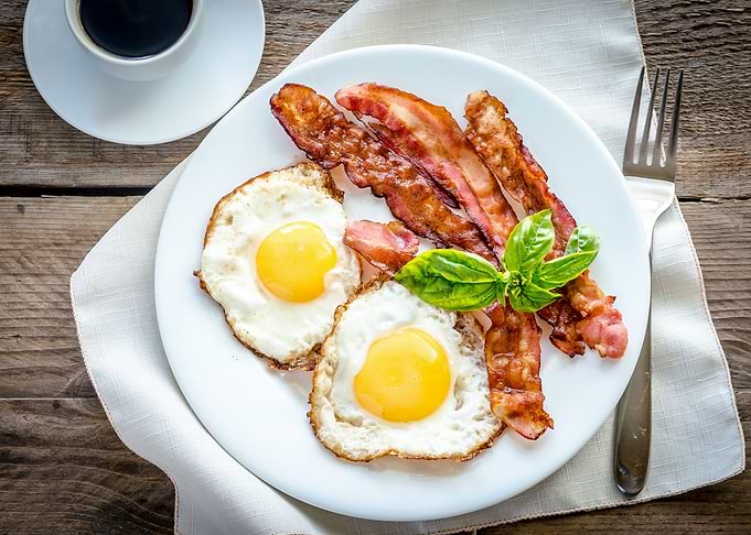 Fried eggs with bacon