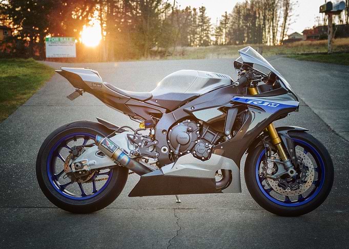 Yamaha YZFR1M