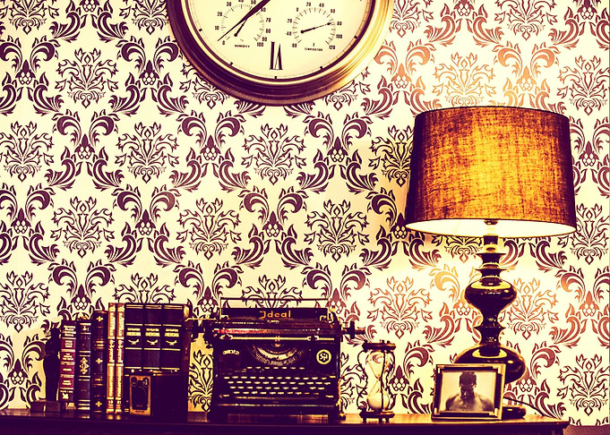 Vintage Lamp and Clock