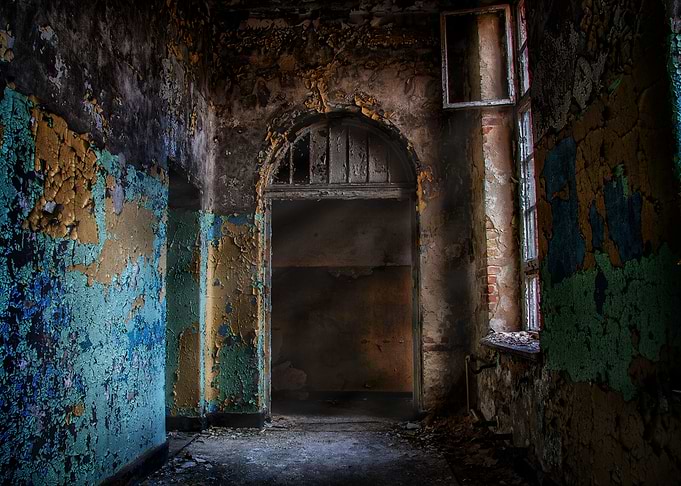 The dark Door