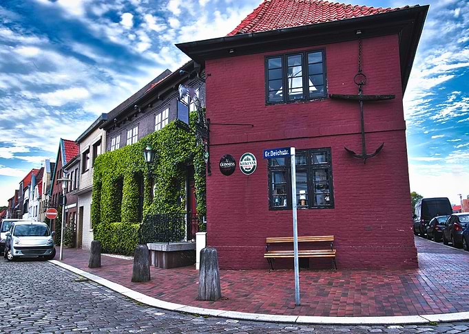 Red pub