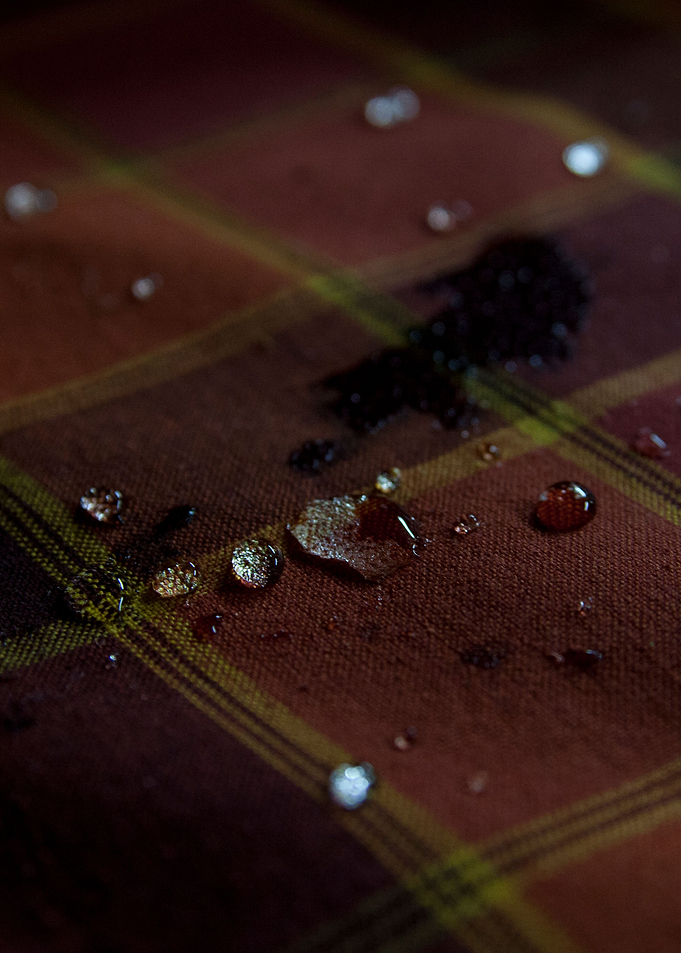 tablecloth with drops