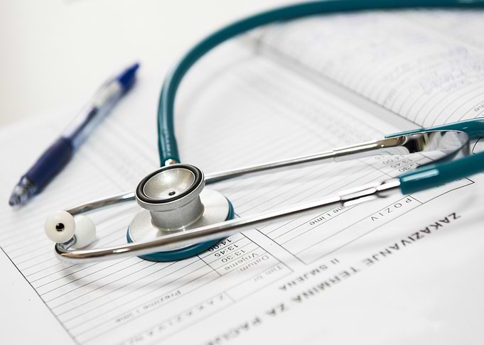 blue stetoscope