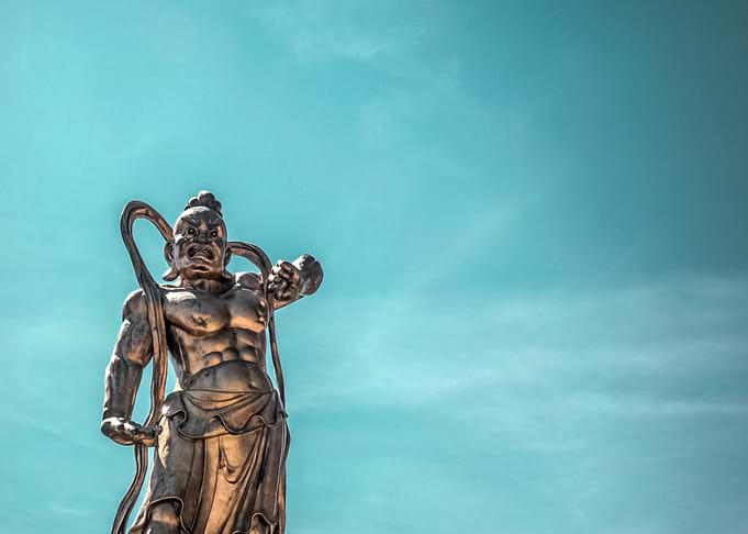 statue gold cloud