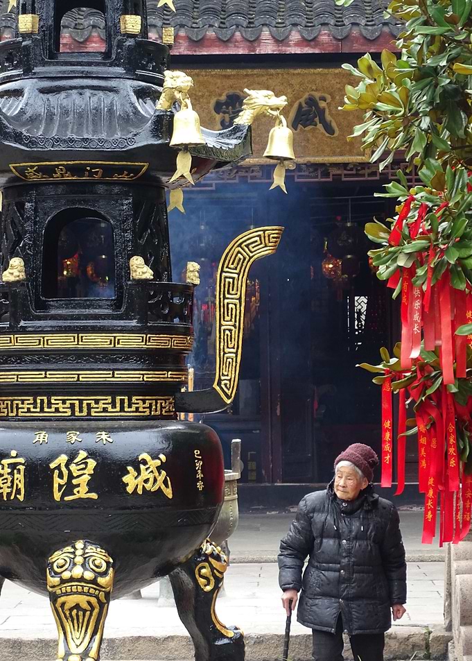 Old lady in Shanghai