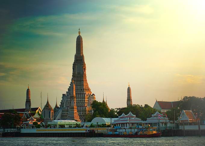 wat arun building