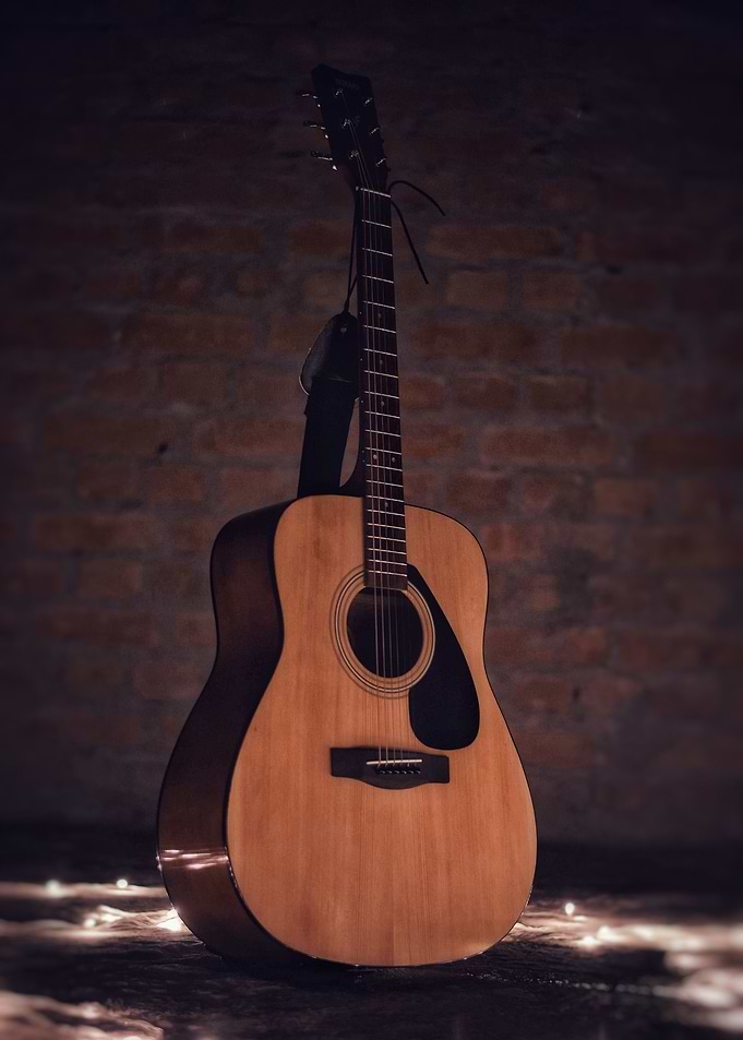 guitar brick brown