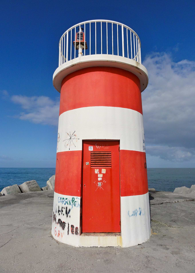 Lighttower in Nazare 04
