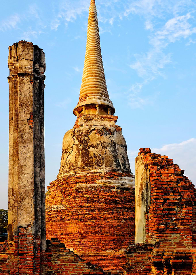 Chedi in Wat Mahathat