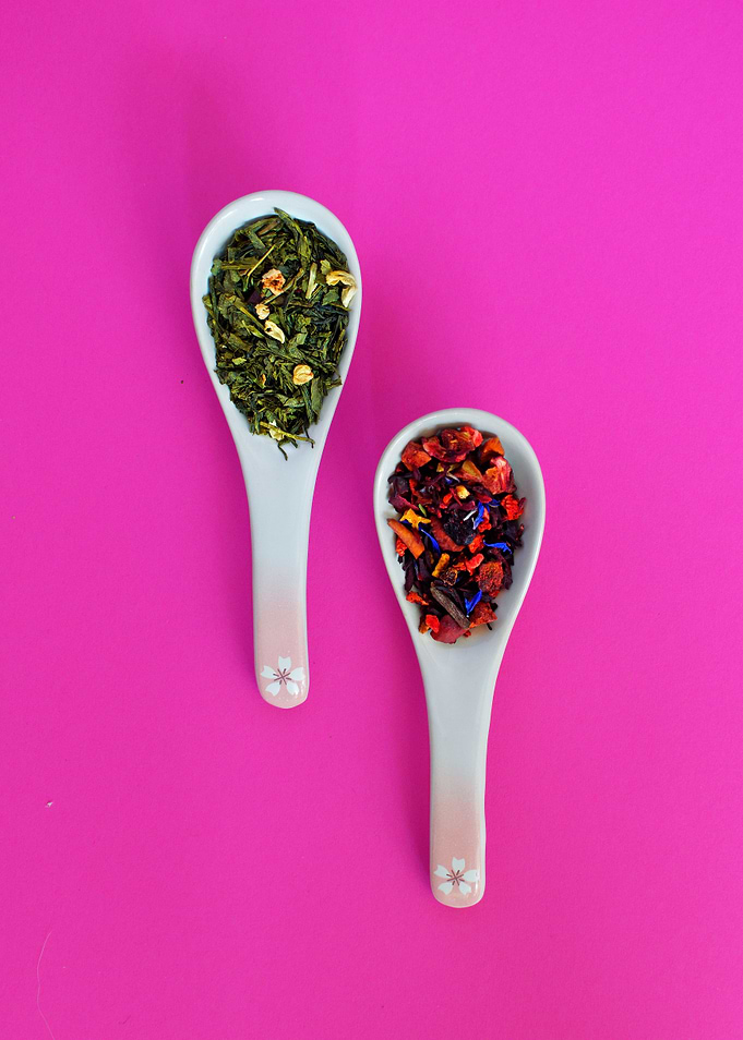 Spoons with tea