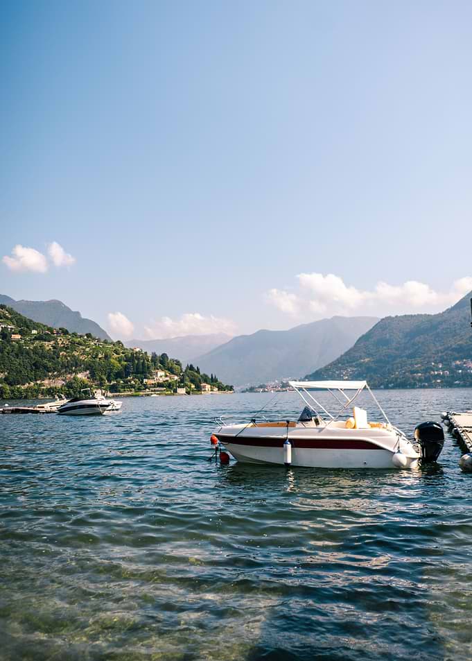 Port of lake Como