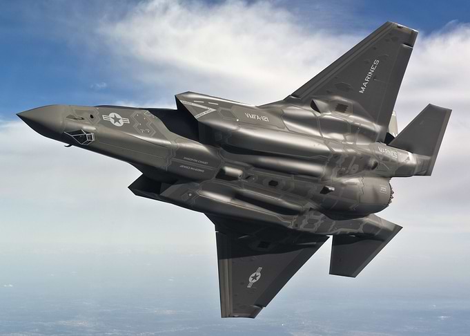 F 35 military jet fighter