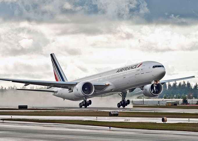 BOEING 777 airliner