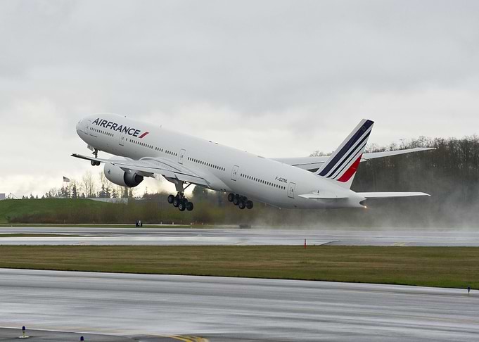 BOEING 777 airliner
