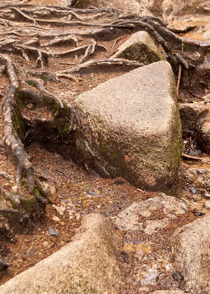 Bluff Brocken Crag Escarp
