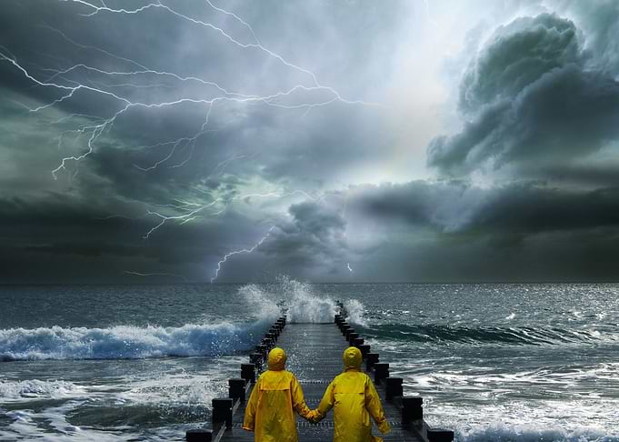 landscape sea storm couple