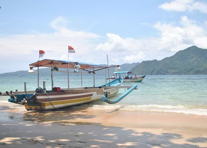 boat by the beach
