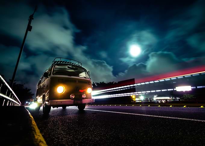 night moon bus