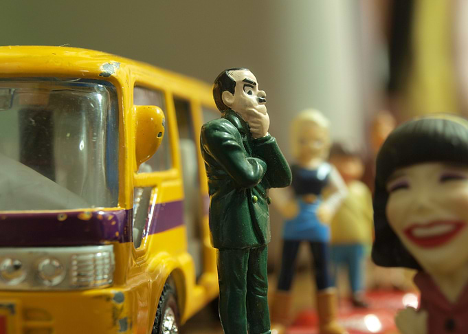 green figure yellow