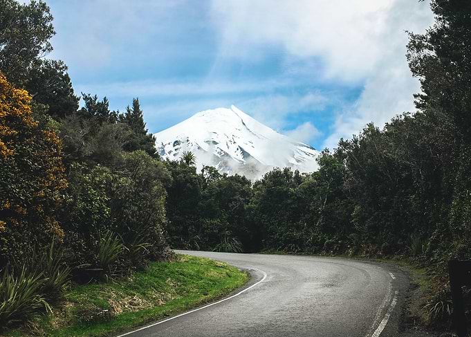 The road to the mountains
