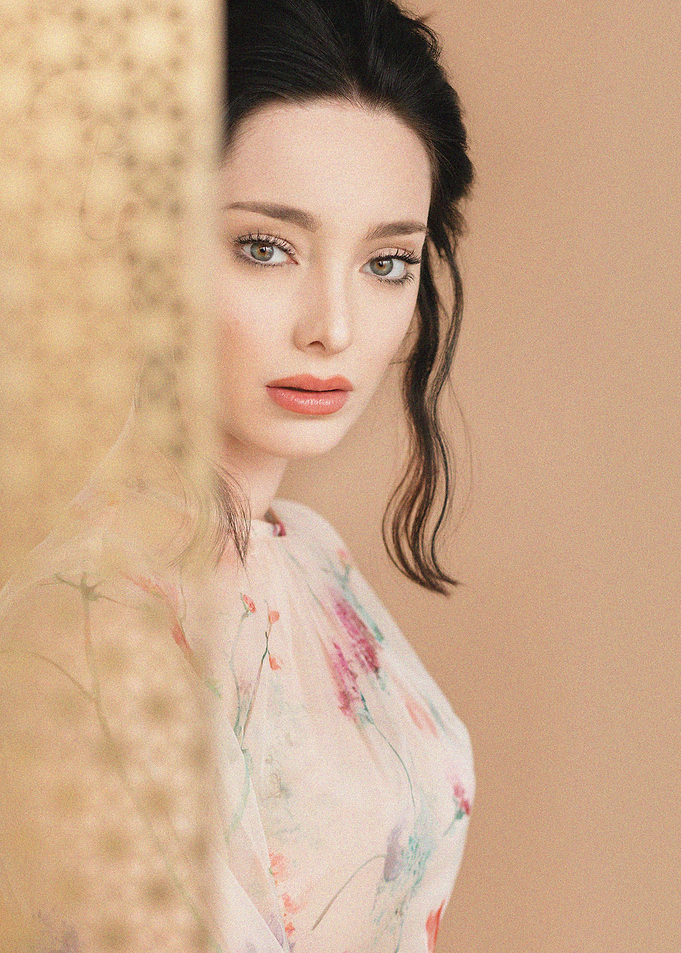 Emma Dumont 2020 Hollywoo