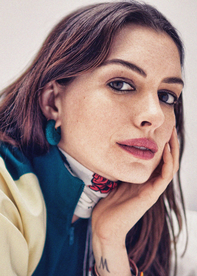 Anne Hathaway portrait ame