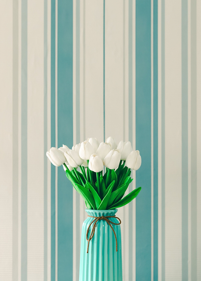 white tulips ceramic