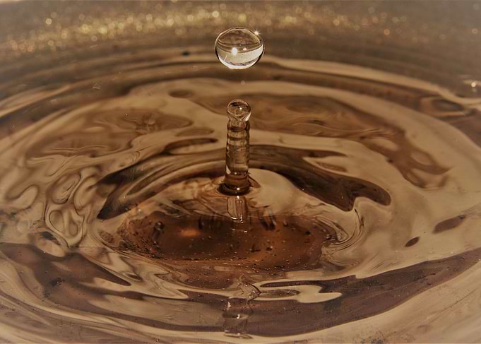 Golden water droplets