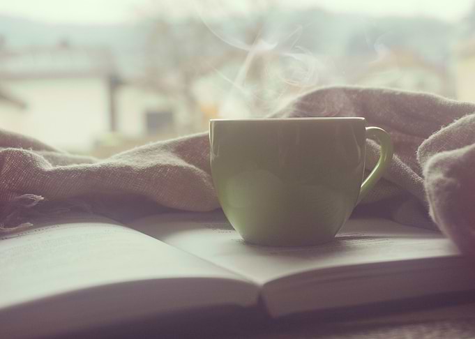 Kaffee beim lesen