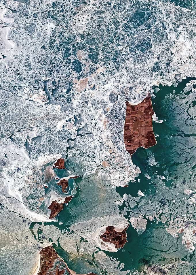 Islands in icy Lake Erie