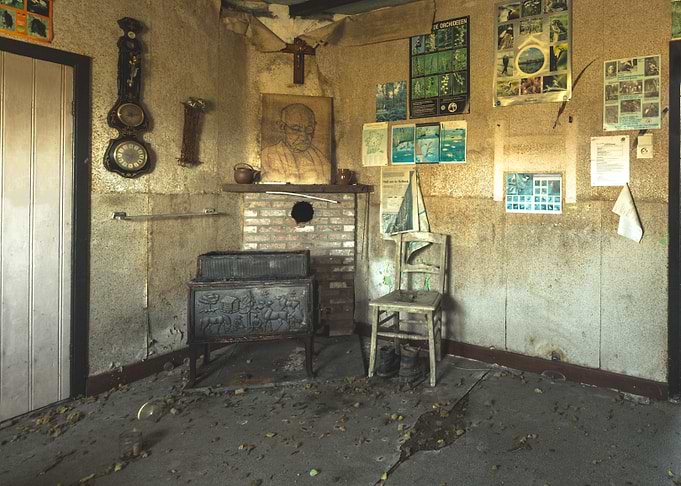 Gandhi s living room