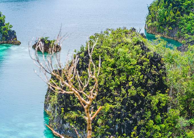 Rocky Islands In Peanemo R