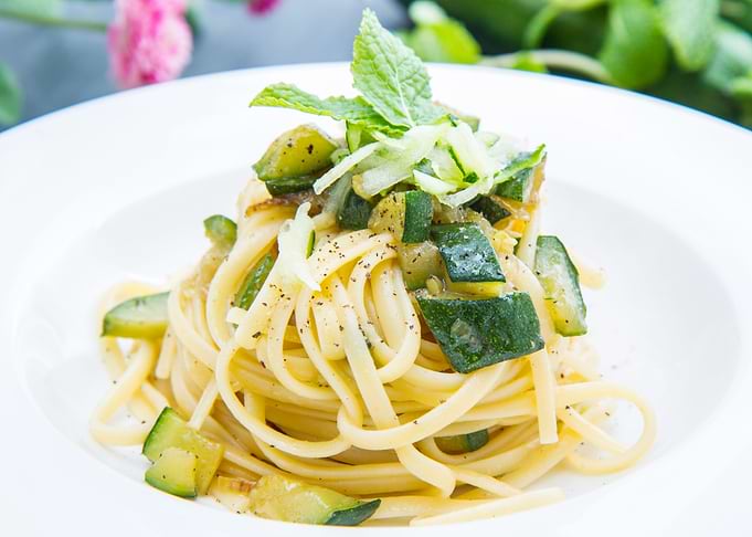 spaghetti with zucchini