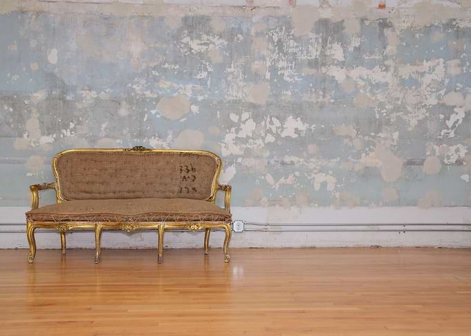 Minimal French Settee