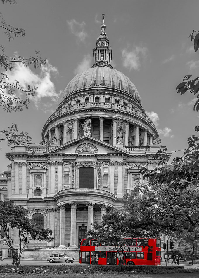 LONDON St Pauls and a bus