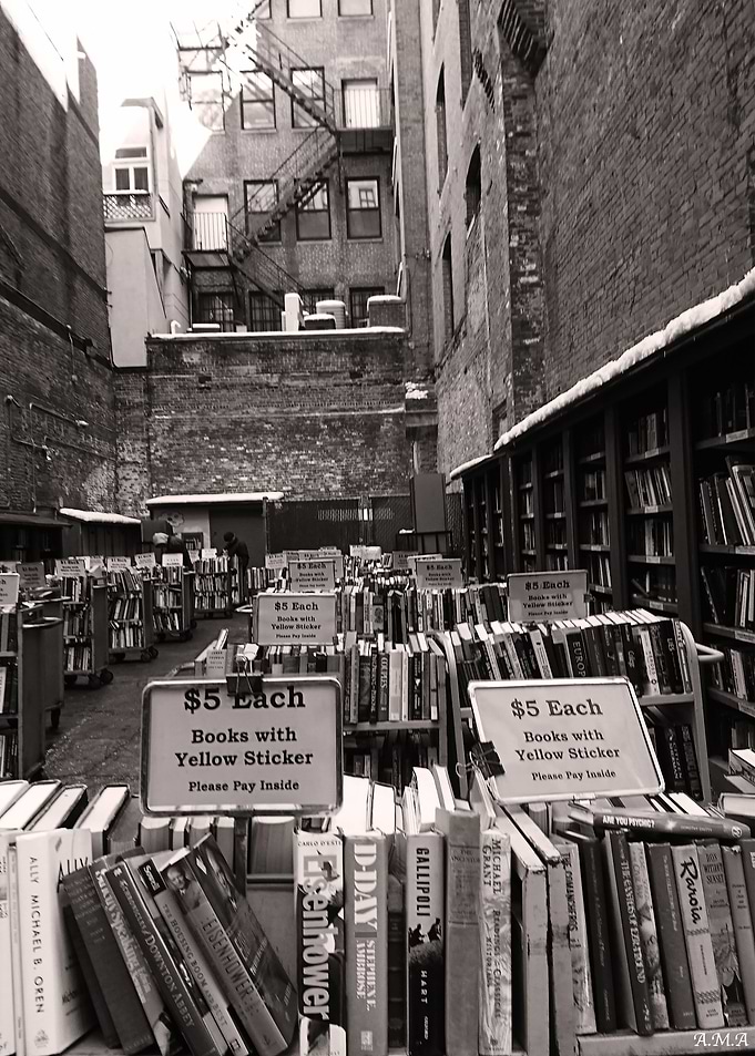 Street Library uncoloured