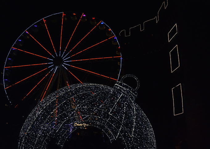 A ferris wheel and a ball