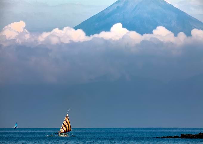 blue mountain sea