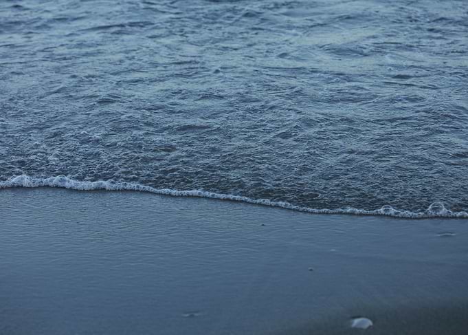 Waves macro crete island
