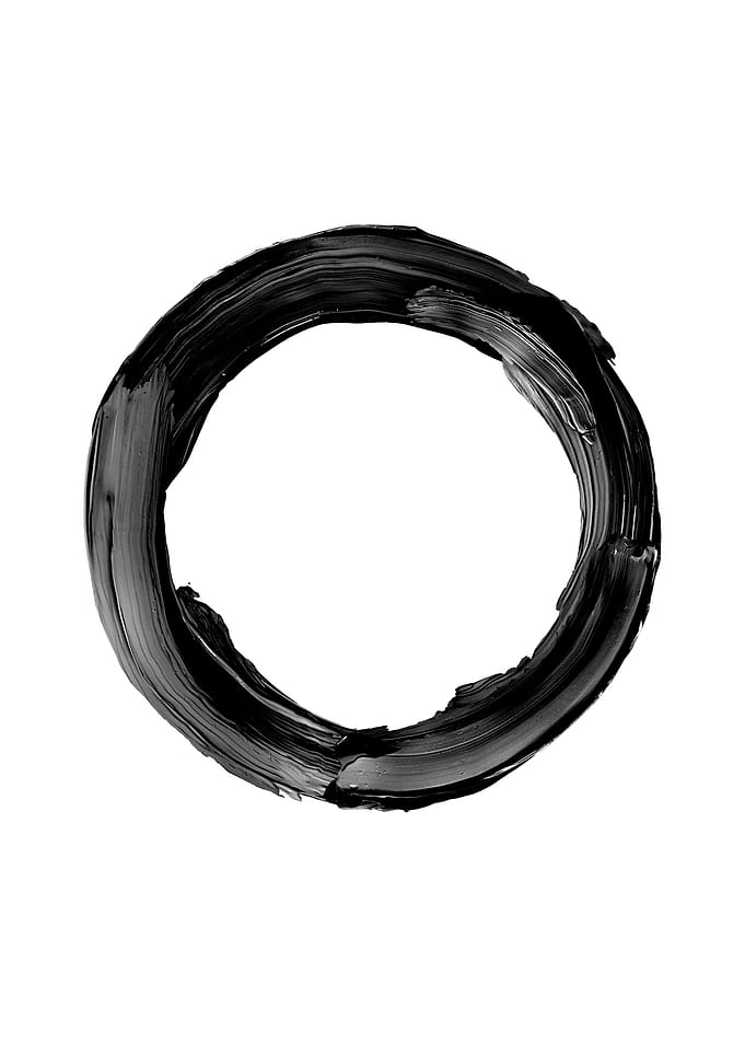 O in Black